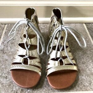 Kenneth Cole Reaction gold sandals, size 13.